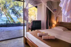 Widok z tarasu bungalowu na Emerald Sea, Madagaskar